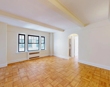 95 Christopher Street - Photo Thumbnail 7
