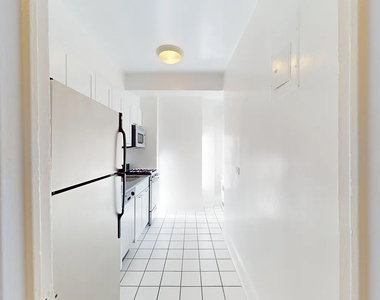 95 Christopher Street - Photo Thumbnail 2