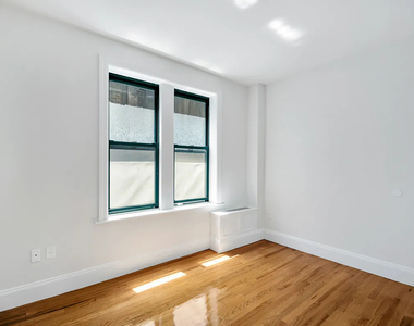 226 East 70th Street - Photo Thumbnail 7