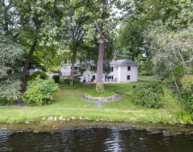 23 Cabot Ln - Photo Thumbnail 6