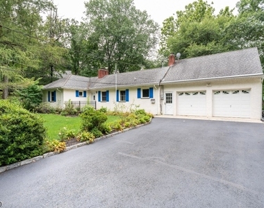 23 Cabot Ln - Photo Thumbnail 3