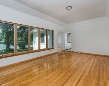 23 Cabot Ln - Photo Thumbnail 8