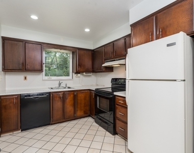 23 Cabot Ln - Photo Thumbnail 11