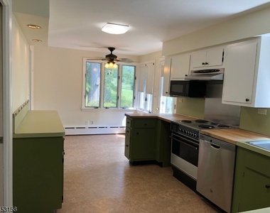 22 Cooks Cross Rd - Photo Thumbnail 2