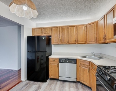 57 Lindsey Ct - Photo Thumbnail 10