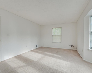 57 Lindsey Ct - Photo Thumbnail 13