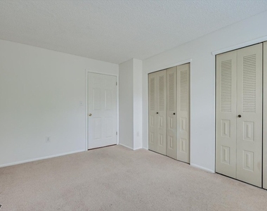 57 Lindsey Ct - Photo Thumbnail 19