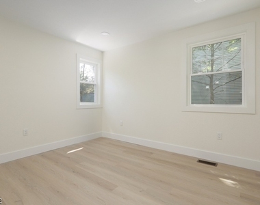 941 South Ave - Photo Thumbnail 4