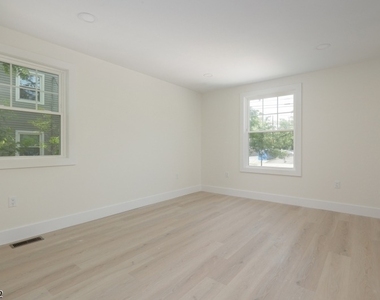 941 South Ave - Photo Thumbnail 3
