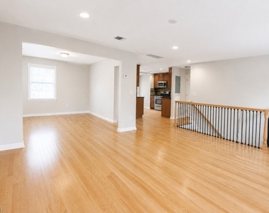 528 Cumberland St - Photo Thumbnail 7