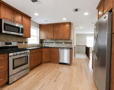 528 Cumberland St - Photo Thumbnail 14