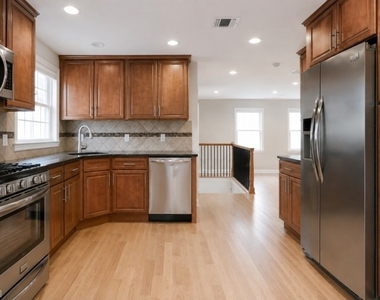 528 Cumberland St - Photo Thumbnail 11