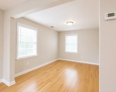 528 Cumberland St - Photo Thumbnail 8