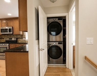 528 Cumberland St - Photo Thumbnail 10