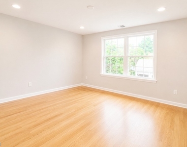 528 Cumberland St - Photo Thumbnail 16