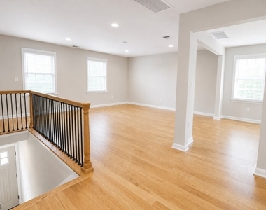528 Cumberland St - Photo Thumbnail 5