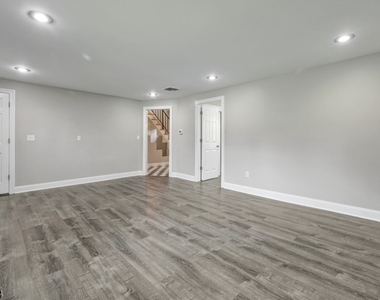 2 Stiles Ln - Photo Thumbnail 9