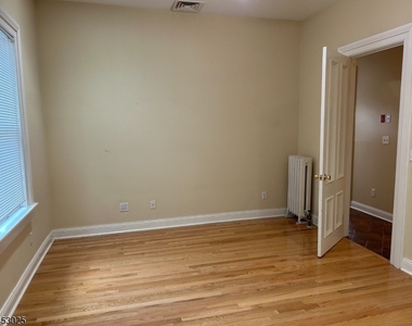 19 Western Ave - Photo Thumbnail 8
