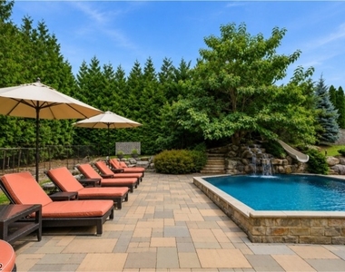 14 Michele Lane - Photo Thumbnail 38