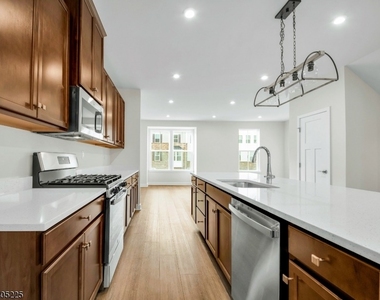 9 Peckwell St - Photo Thumbnail 4