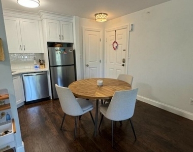 909 Thoreau Ct - Photo Thumbnail 2