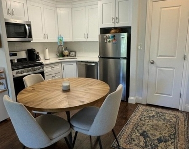 909 Thoreau Ct - Photo Thumbnail 4