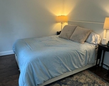 909 Thoreau Ct - Photo Thumbnail 9