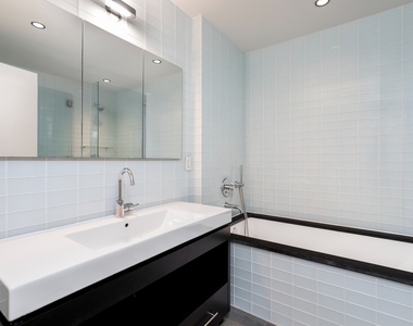 554 West 54th Street - Photo Thumbnail 5