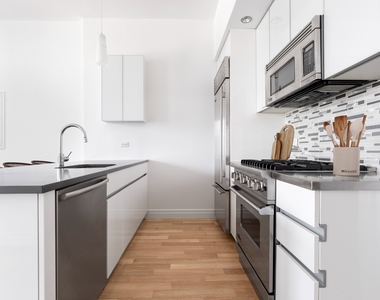 554 West 54th Street - Photo Thumbnail 3