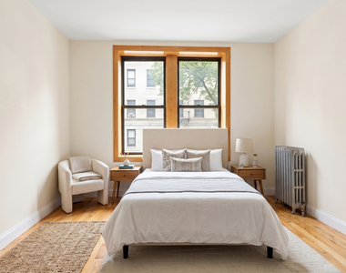 255 Ft Washington Avenue - Photo Thumbnail 2