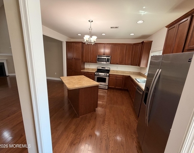 153 Birch Avenue - Photo Thumbnail 6