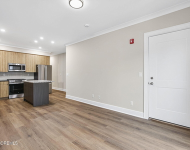112 Brighton Avenue - Photo Thumbnail 3