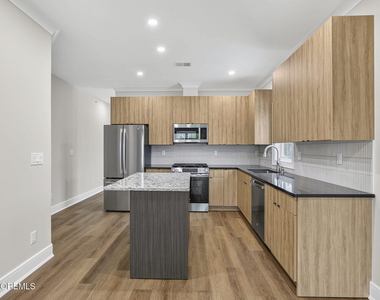 112 Brighton Avenue - Photo Thumbnail 3