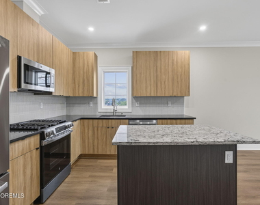 112 Brighton Avenue - Photo Thumbnail 5