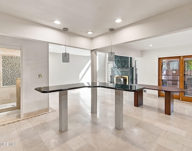 137 Marina Bay Court - Photo Thumbnail 5