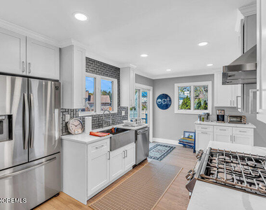 300 10th Avenue - Photo Thumbnail 2