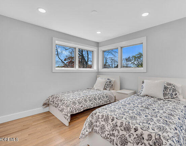 300 10th Avenue - Photo Thumbnail 9
