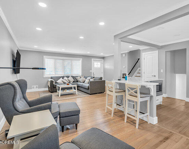 300 10th Avenue - Photo Thumbnail 18