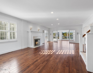 954 Barnegat Lane - Photo Thumbnail 17