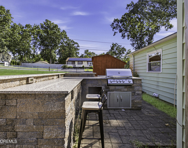328 Aldrich Road - Photo Thumbnail 13