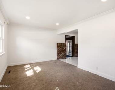 328 Aldrich Road - Photo Thumbnail 4