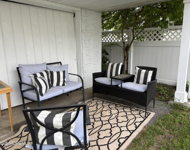 410 Burlington Avenue - Photo Thumbnail 6