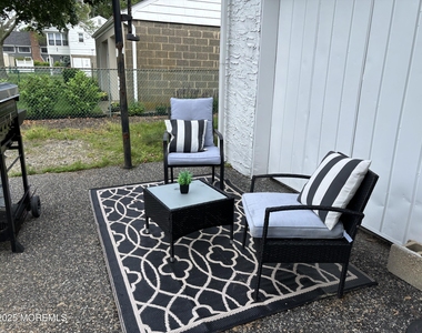 410 Burlington Avenue - Photo Thumbnail 7