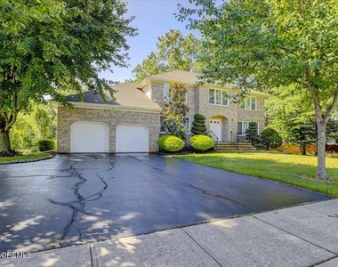 25 Ryan Road - Photo Thumbnail 1