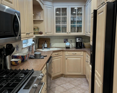 206 Beach Avenue - Photo Thumbnail 4