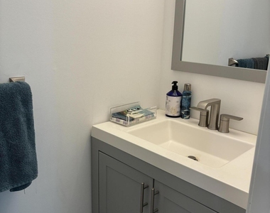 206 Beach Avenue - Photo Thumbnail 5