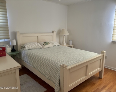 206 Beach Avenue - Photo Thumbnail 7