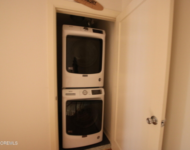 1003 Bond Street - Photo Thumbnail 4