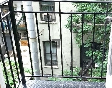 Mott St - Photo Thumbnail 5