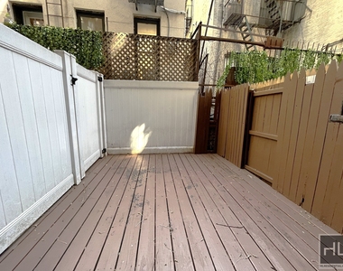 Mott Street - Photo Thumbnail 6